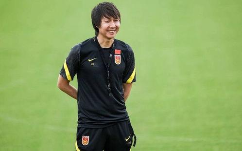 国足主厨爆料视频最新,揭秘国足备战背后的美食故事  第3张